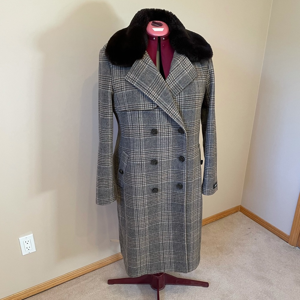 Women’s DKNY wool blnd winter coat fx fur collar